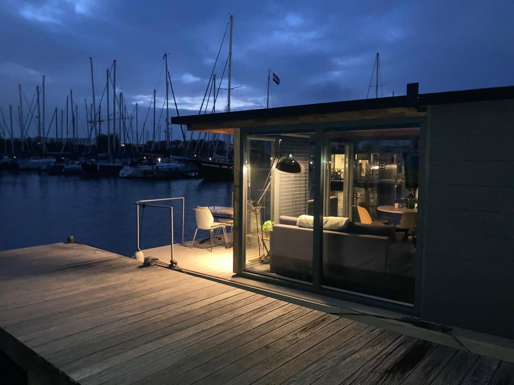 מלון מוניקנדאם Houseboat De Amstel מראה חיצוני תמונה